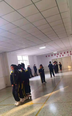 葫芦岛市连山区钢屯镇初级中学