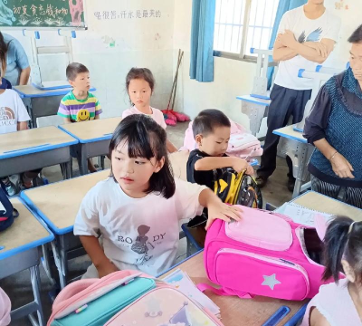 龙海市颜厝镇新亭小学浮前班