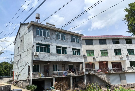 新昌县镜岭镇西坑中心完小