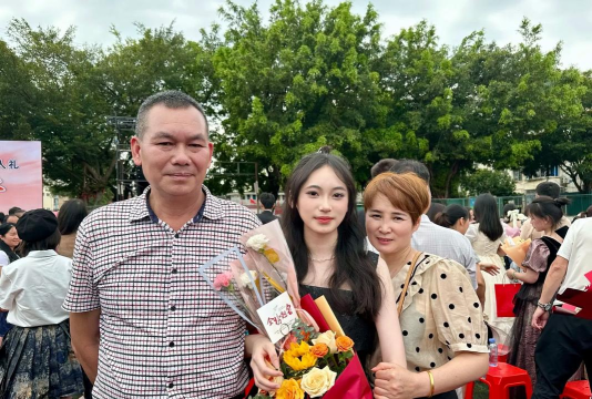 柳江县穿山第二中学