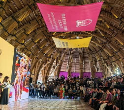 新乡市红旗区杨雨文化艺术有限责任公司