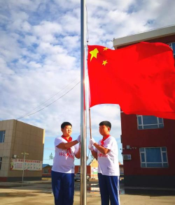 镇赉县坦途镇中学