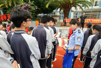 禄丰县高峰乡中心小学