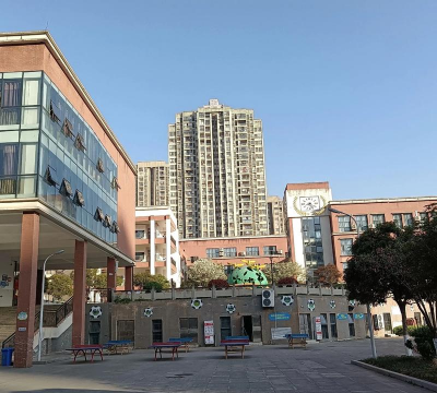 都江堰市幸福镇北街小学实验外国语学校