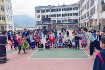 下甲乡陇凤村中心小学