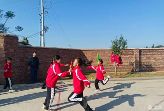 钟山镇龙马完小