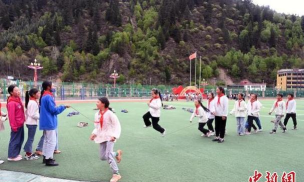 壤塘县上壤塘乡中心校