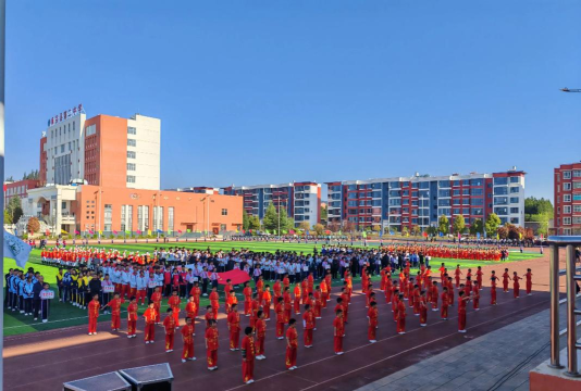 哈密市二堡三中