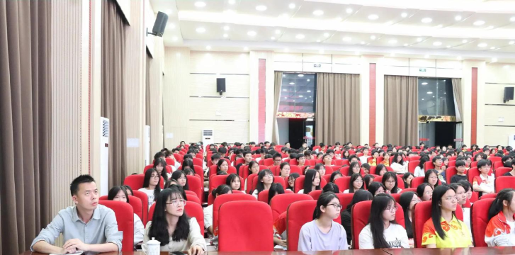 杨梅镇和平初级中学