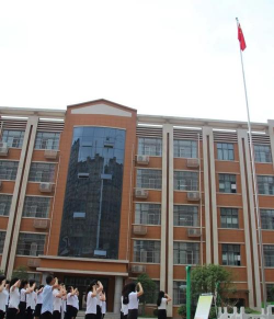 临渭区盈田小学