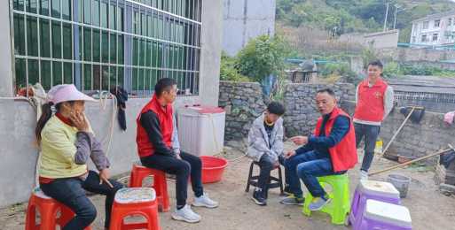 坡贡镇坡贡小学