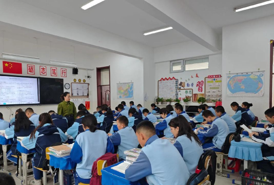 哈拉布拉克中心小学