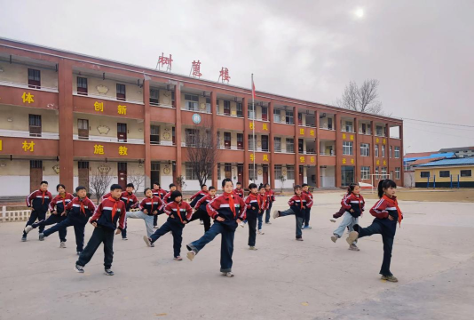 宾县糖坊镇中心小学