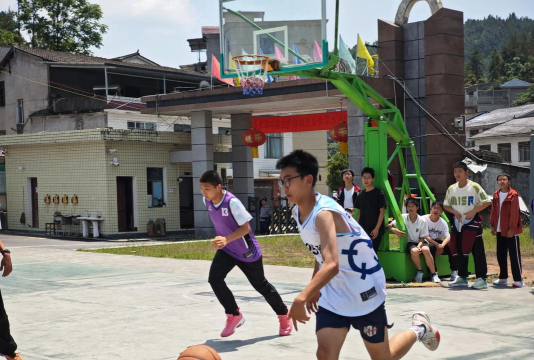 杨林沟镇白鱼初级中学