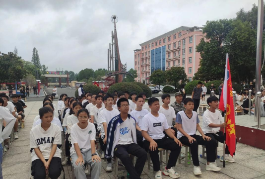 洪湖市万全镇中岭中学