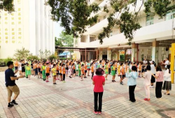 石楼镇中心小学