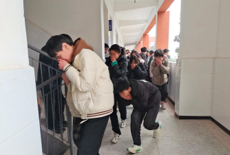 双城镇安全九年一贯制学校