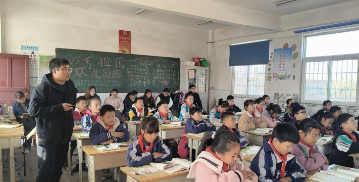 登封市卢店镇卢西小学