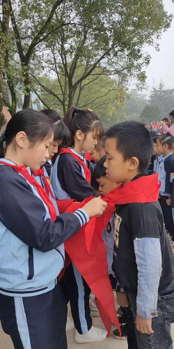 阳新县龙港镇列宁完全小学