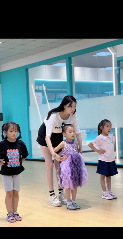 丽水市星宝贝模特培训有限公司