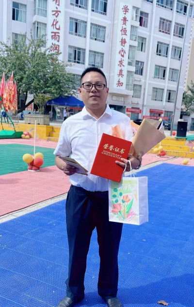 柳林镇民福育才中学环境