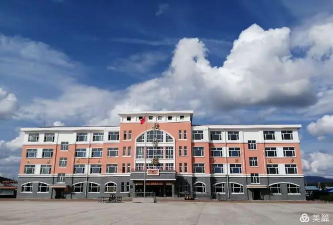 通河县凤山镇中学环境