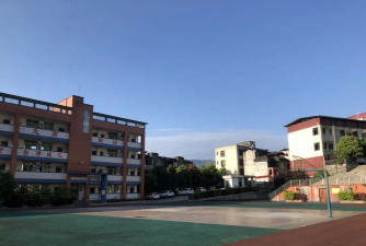 都江堰市龙池镇九年制学校