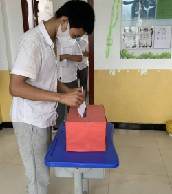 嘉荫县向阳乡中学