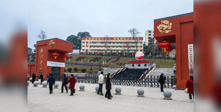 高坪区龙门镇初级中学