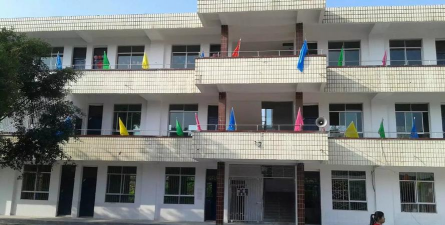 仁寿县新店乡石盘初级中学校