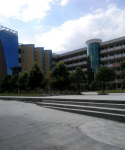 桂林市临桂县南边山乡塘头初中