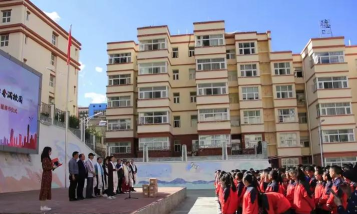 小金县美兴中学