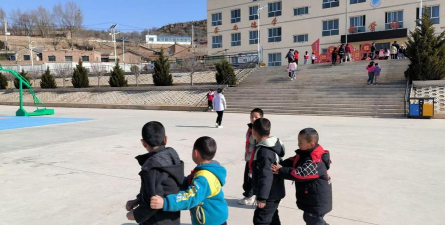 通渭县第三铺初级中学环境