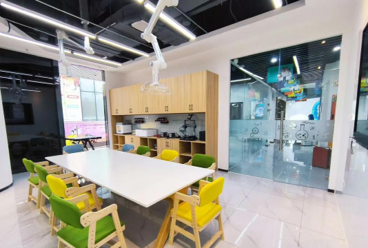 自贡市高新区自由王国美术培训学校有限公司