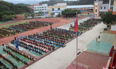 神湾中心小学环境