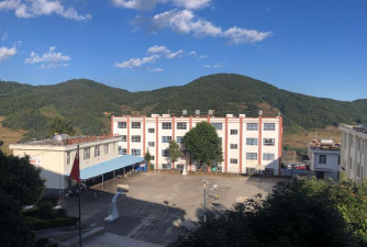 临翔区博尚镇那招中心完小