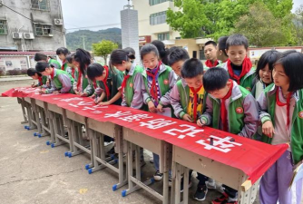 江西省会昌县高排中心小学环境