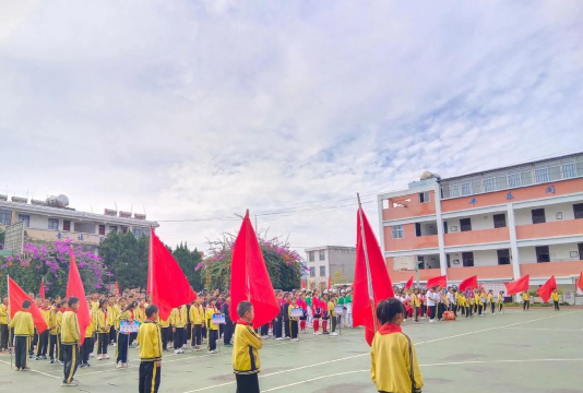 楚雄市苍岭镇中心完小环境