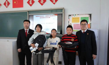 镇赉县莫莫格乡中学