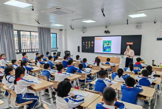 龙湖镇三英小学