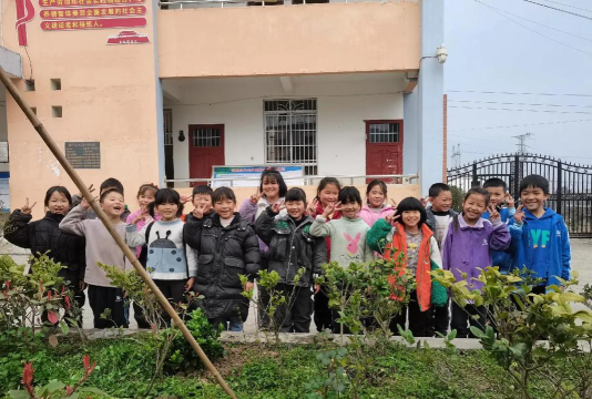 贵溪县志光柏山村小学