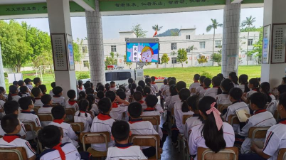 归湖镇狮峰小学