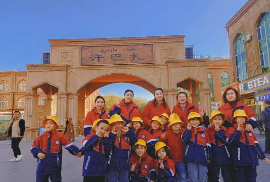 新疆喀什地区疏附县第一幼儿园