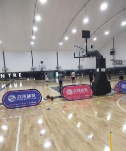 平南县狂篮篮球俱乐部有限公司