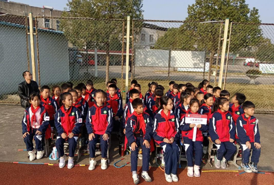 巴州区平梁乡福星小学