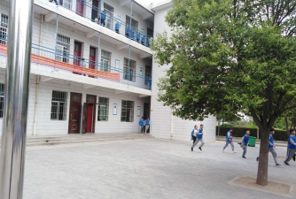 临渭区吝店镇第一初级中学