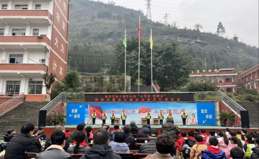 落卜镇中心小学