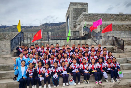 苍溪县田菜乡中心小学校