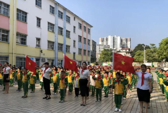 防城镇第三小学