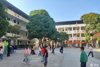 江平村小学环境